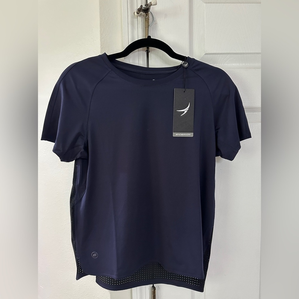 NWT Endeavor Vented short sleeve T-Shirt.